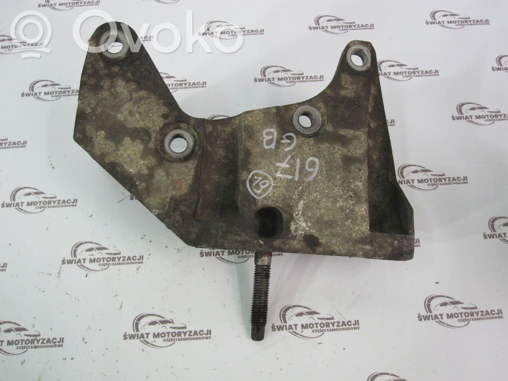 Ford Transit Vaihdelaatikon kannake 