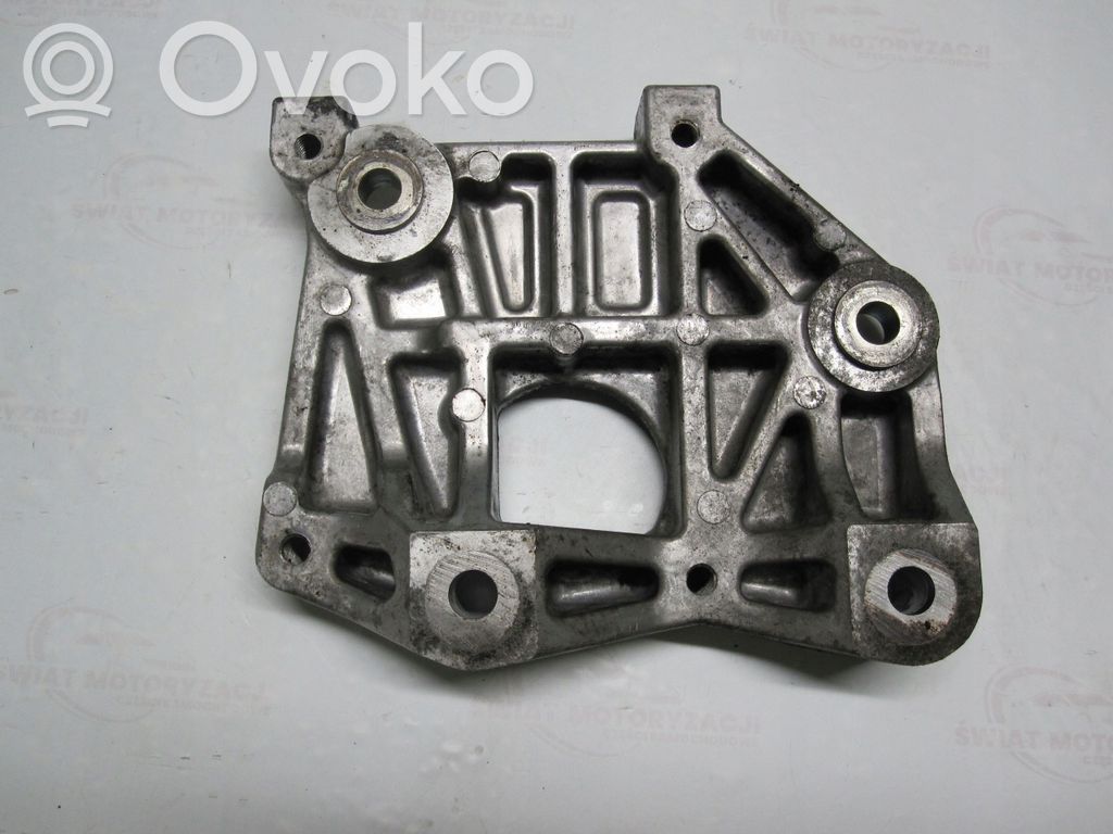 Engine mounting bracket   R2AA15810,151TYS,163KM,561GB