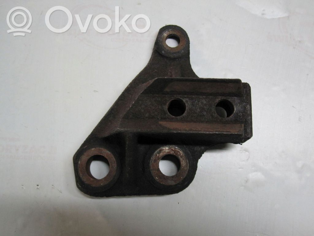Engine mounting bracket   8683931,172KM,185KM,334GB,D5244T4