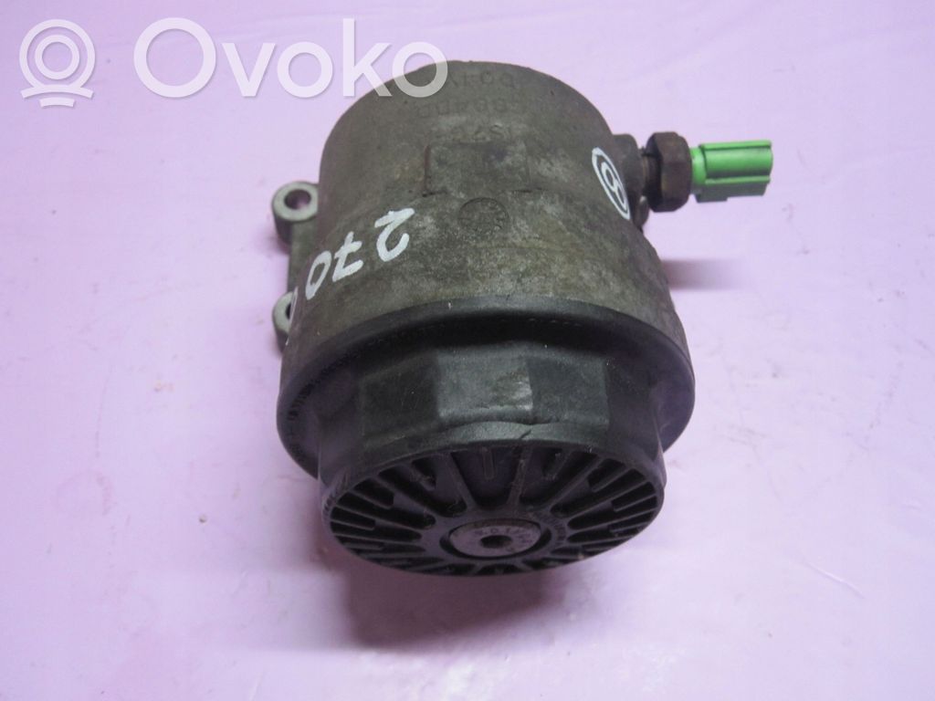 Ford Fiesta Oil filter mounting bracket 