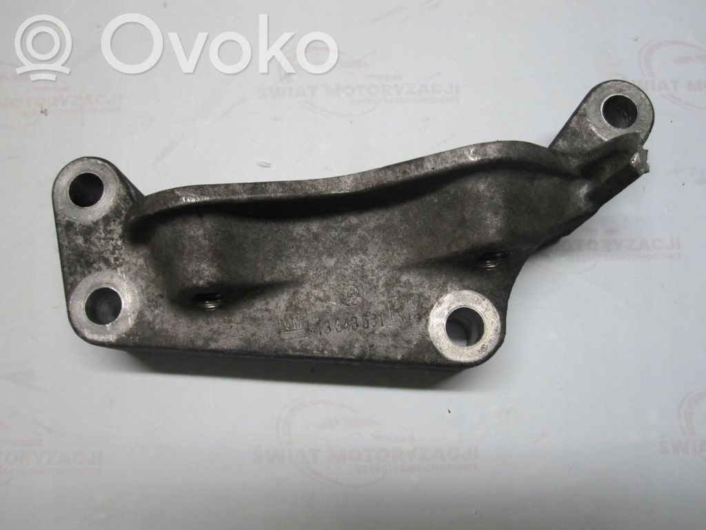 Opel Zafira C Engine mounting bracket 