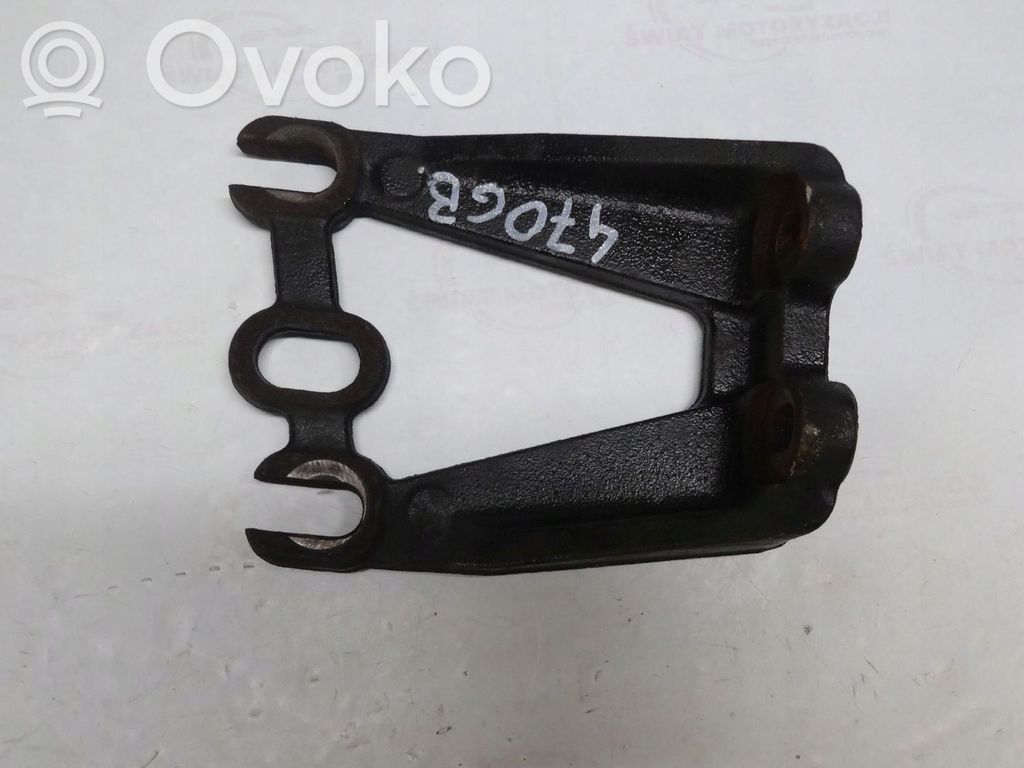 Engine mounting bracket   8200577165,115KM,470GB,M9R780