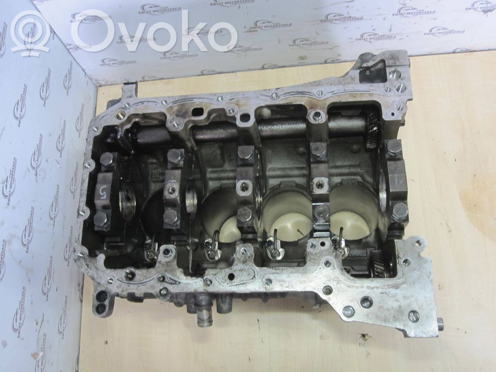BMW 1 E81 E87 Engine block 