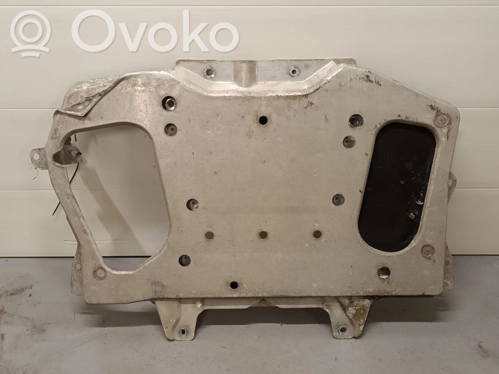Engine splash shield/under tray   PLA7E063