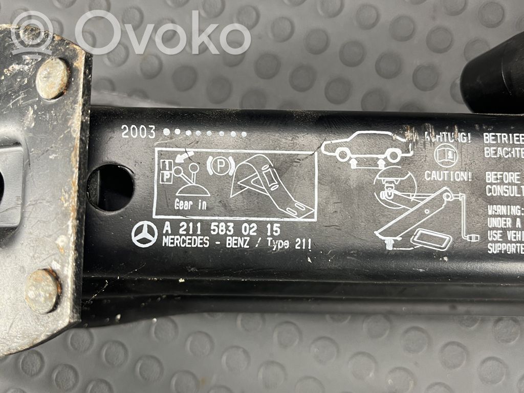Mercedes-Benz E W211 Lift Jack 