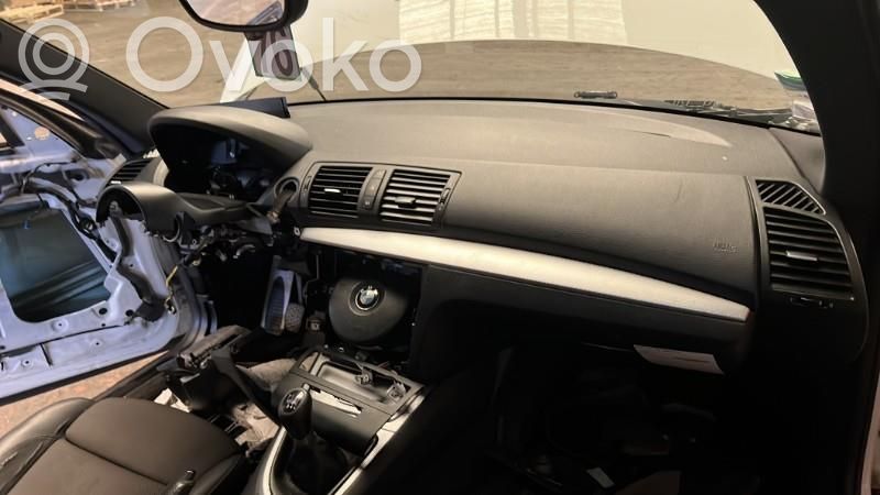 BMW 1 E81 E87 Panelė 
