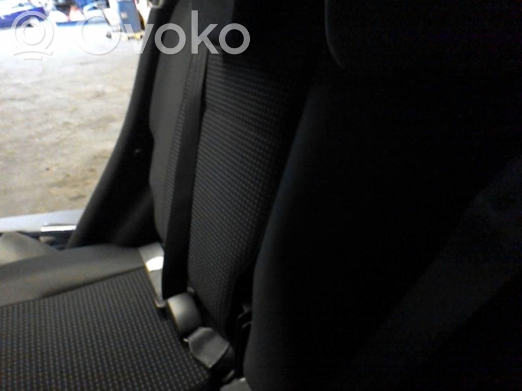 Suzuki SX4 Cinturón trasero 