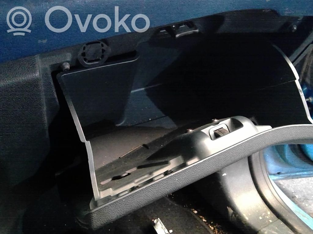 Ford Fiesta Daiktadėžės (bordačioko) komplektas 