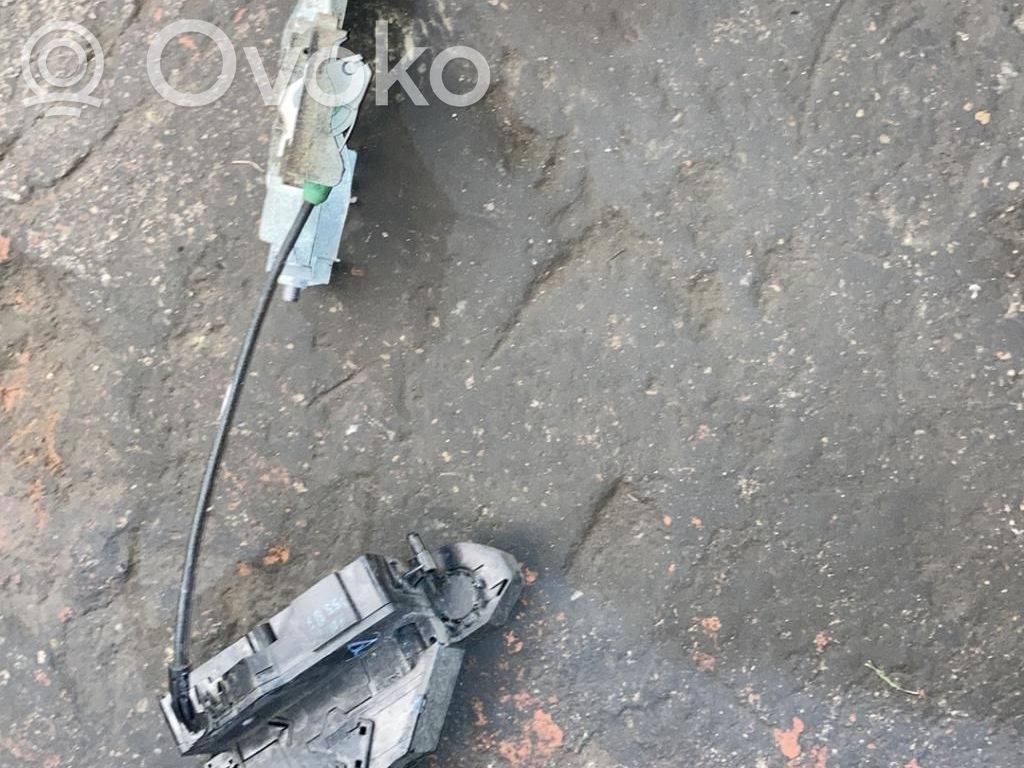 Citroen C3 Picasso Front door lock 