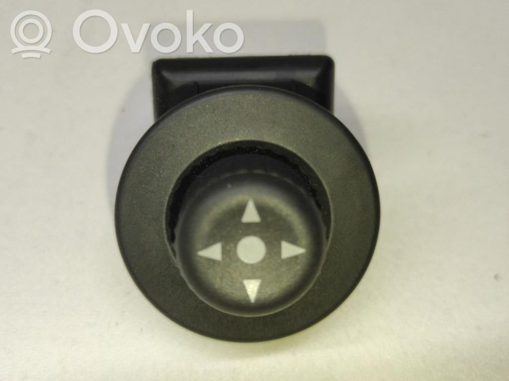 Peugeot 407 Wing mirror switch 