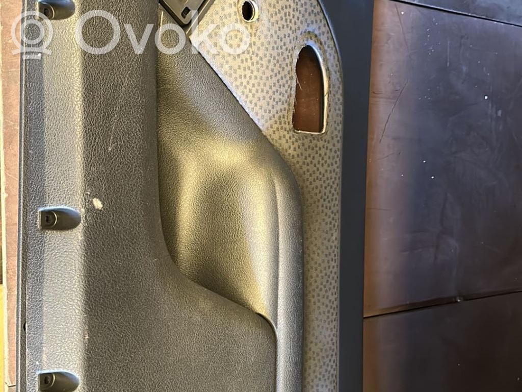 Renault Clio II Revestimiento de puerta delantera 