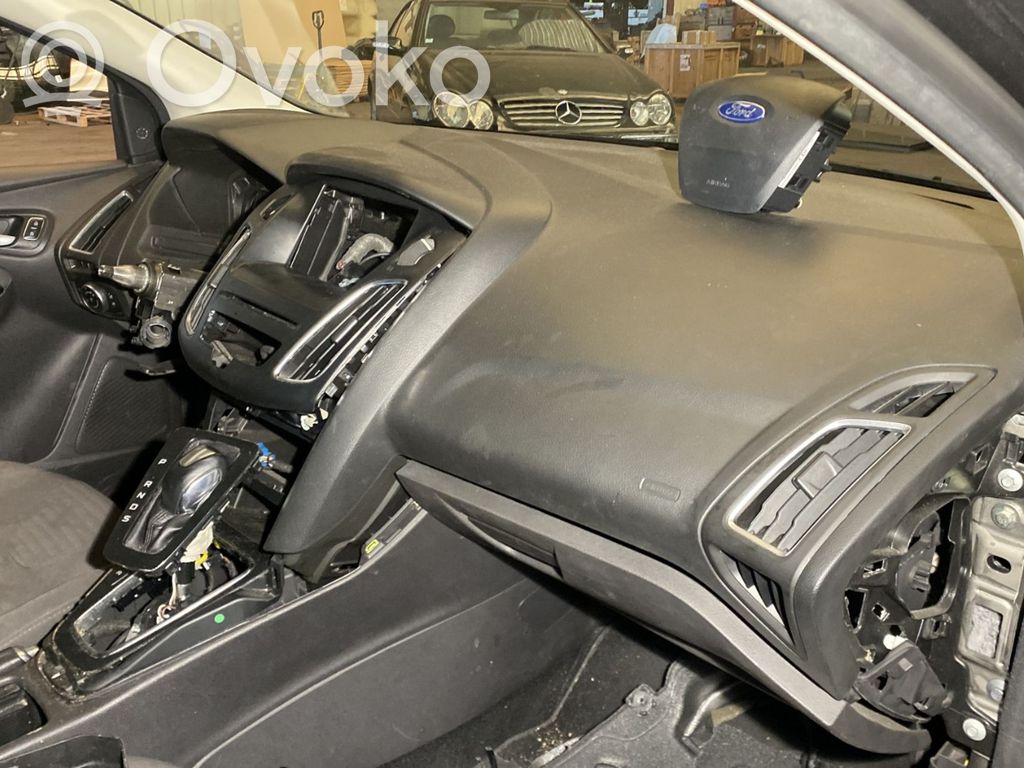 Ford Focus Панель 