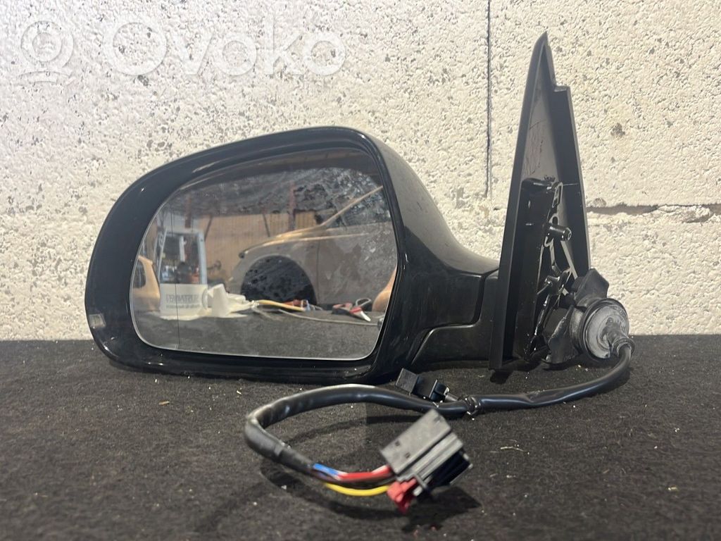 Audi Q3 8U Manualne lusterko boczne drzwi przednich 