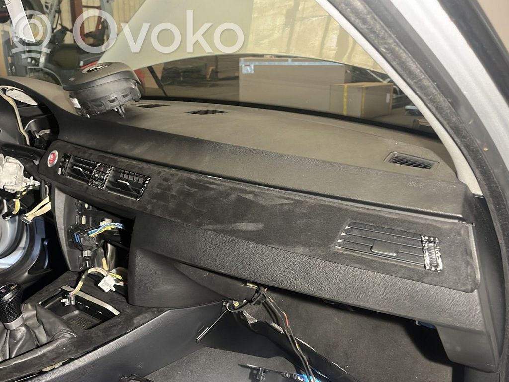 BMW 3 E90 E91 Dashboard 