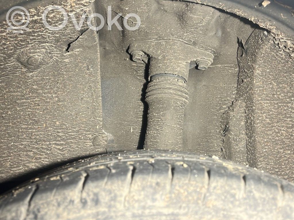 KIA Ceed Takaiskunvaimennin 