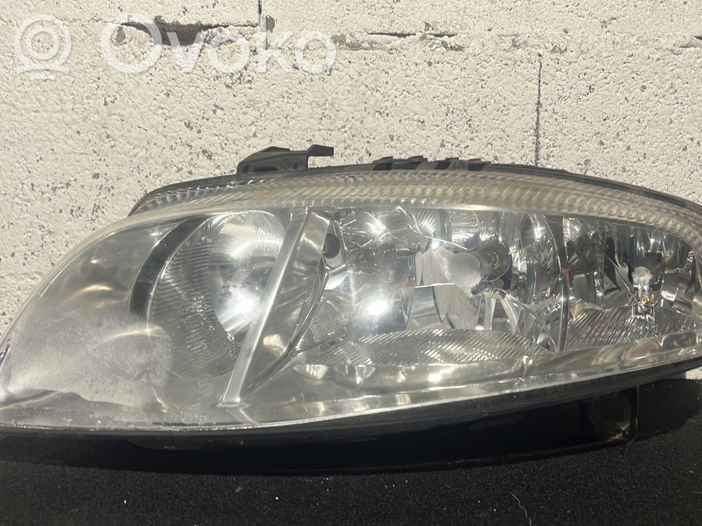 Alfa Romeo GT Lampa przednia 