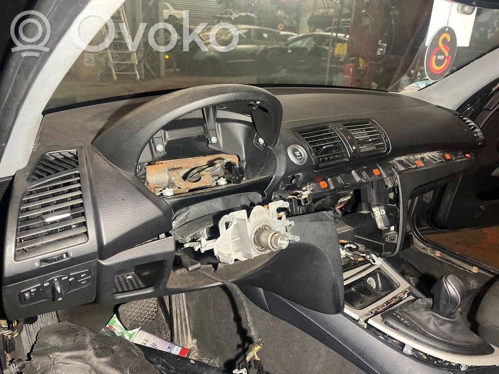 BMW 1 E81 E87 Панель 