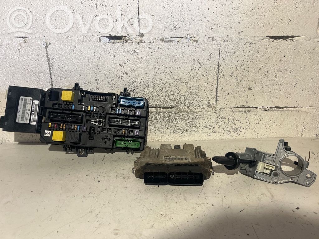 Opel Astra H Engine ECU kit and lock set 