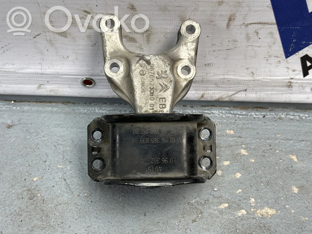 Citroen C4 II Engine mount bracket 