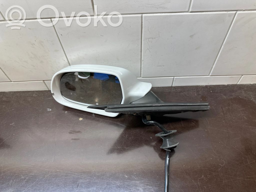Audi A5 8T 8F Front door electric wing mirror 