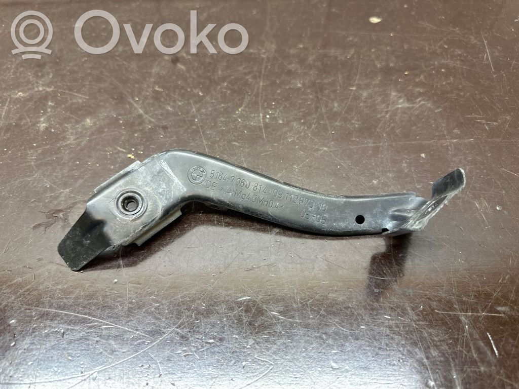 Fender mounting bracket   7060814
