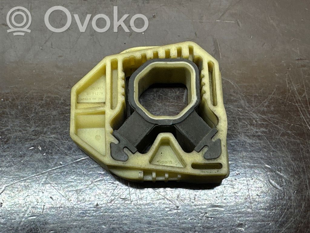 Volkswagen Polo V 6R Radiator mount bracket 