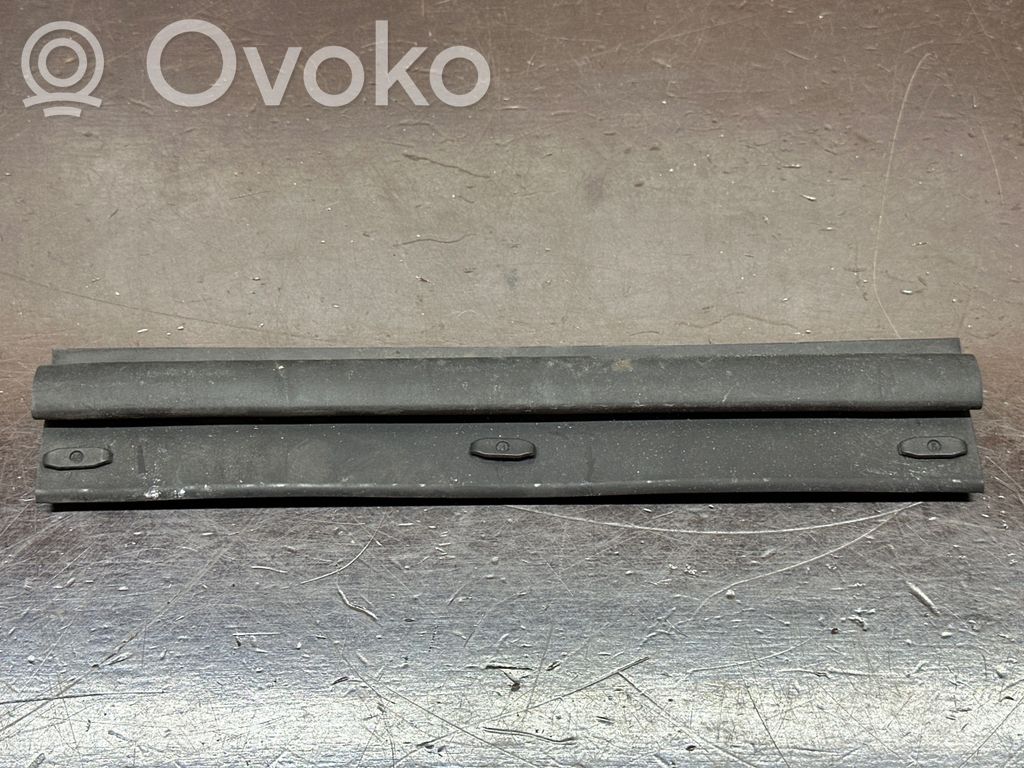 Audi A1 Engine compartment rubber 