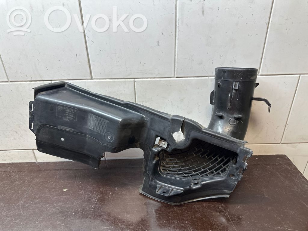 BMW 5 E60 E61 Oro paėmimo kanalo detalė (-ės) 