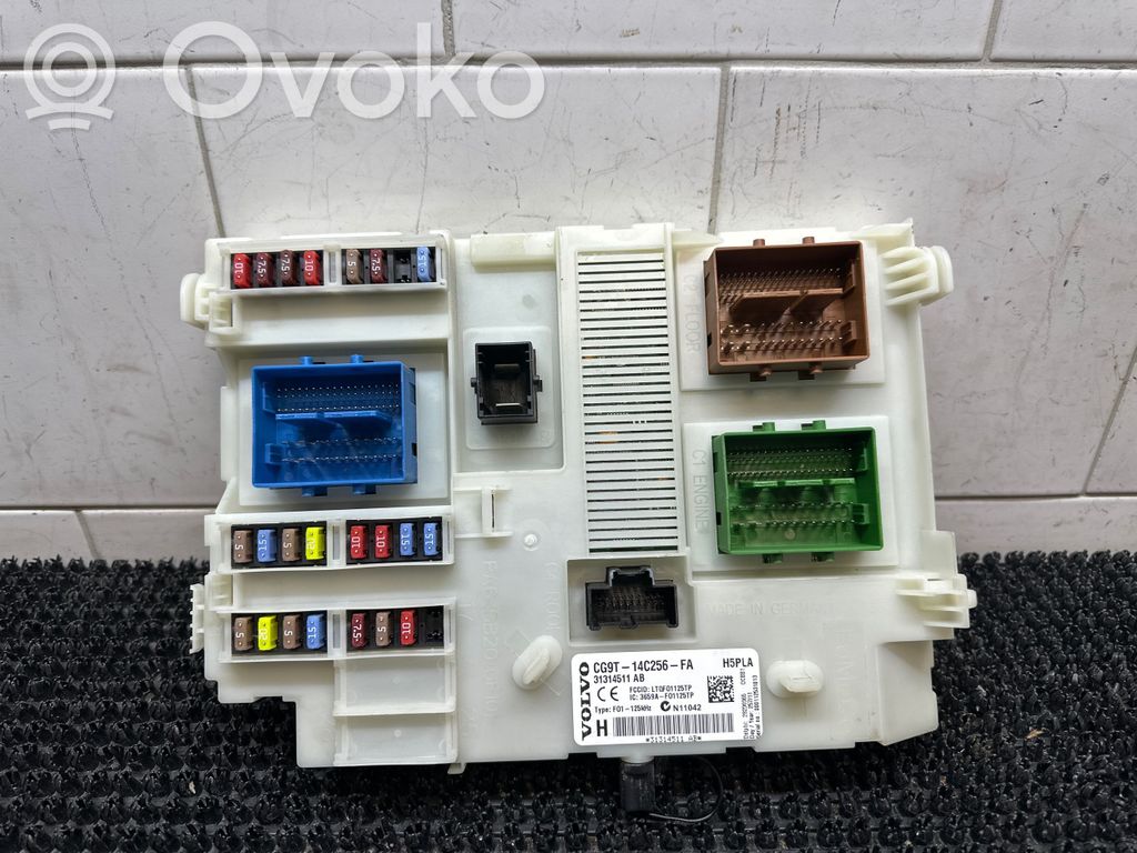 Volvo V60 Fuse module 