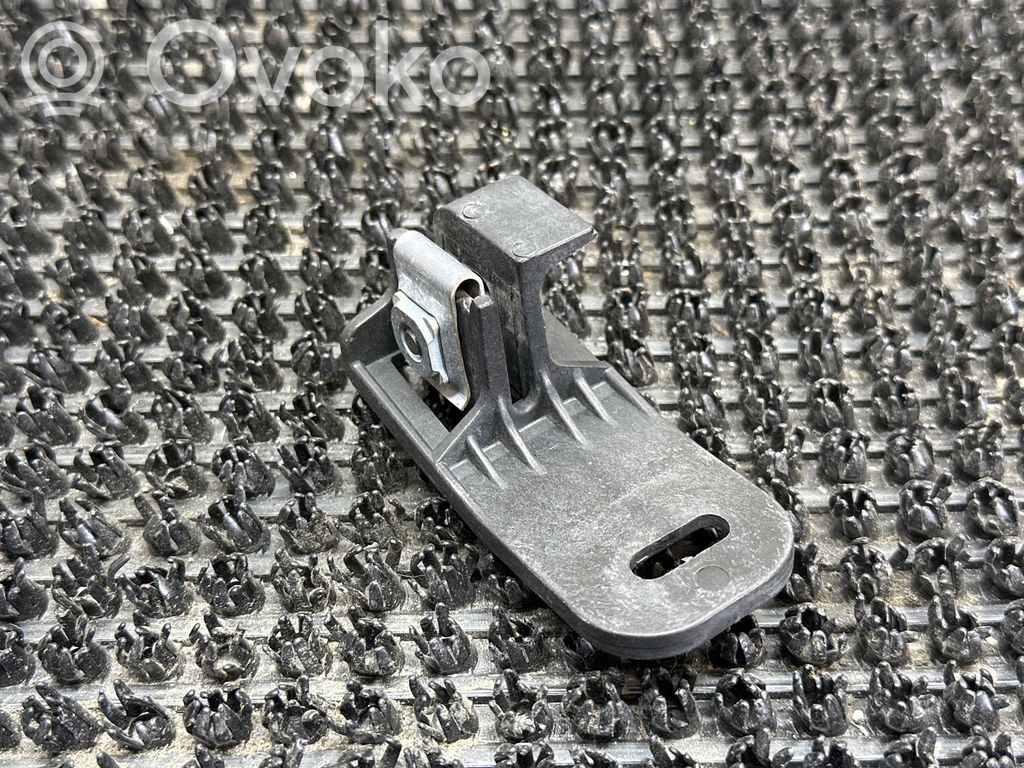 BMW 1 E81 E87 Headlight/headlamp mounting bracket 