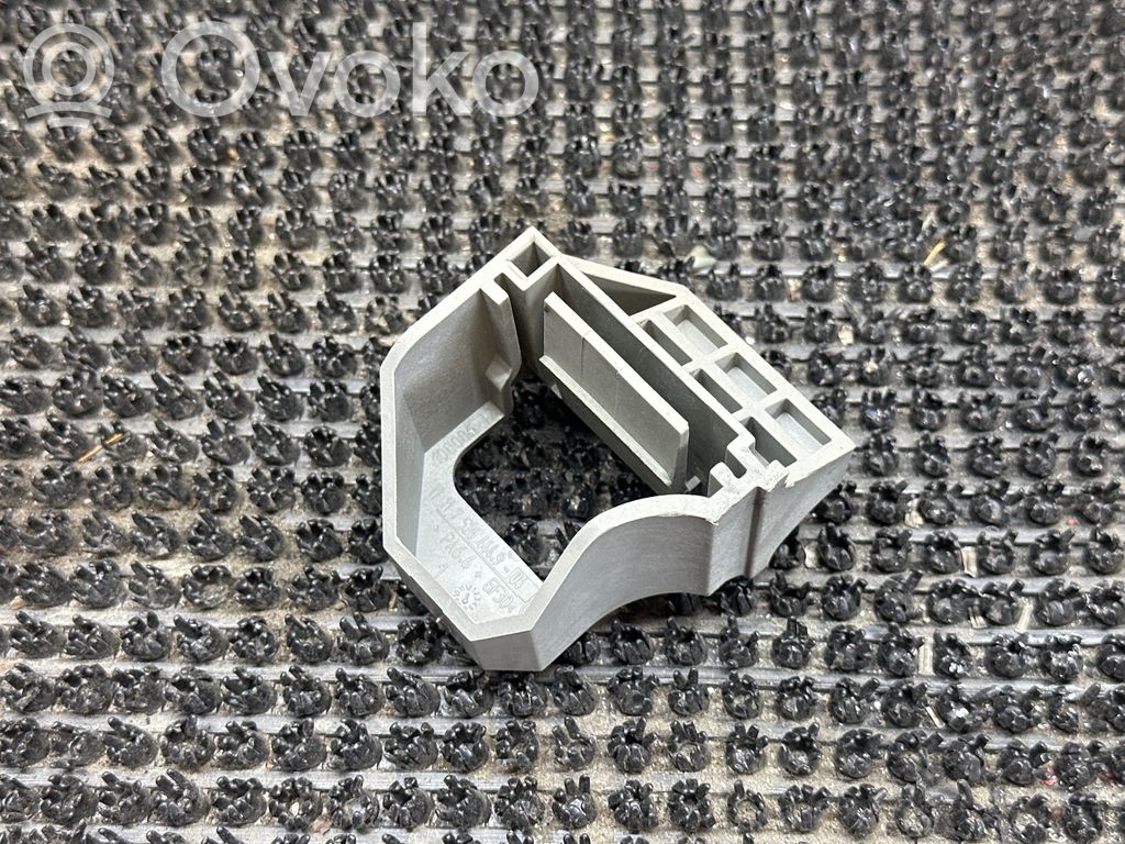 BMW 1 E81 E87 Radiator mount bracket 