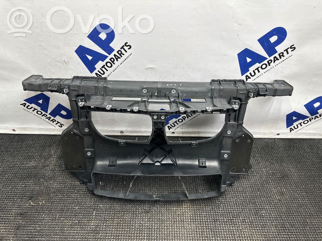 BMW 1 E81 E87 Radiatorių panelė 