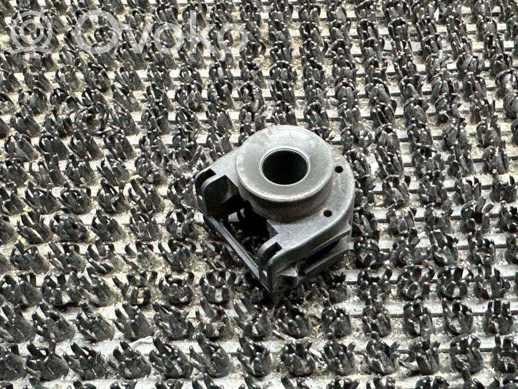Peugeot 207 Radiator mount bracket 