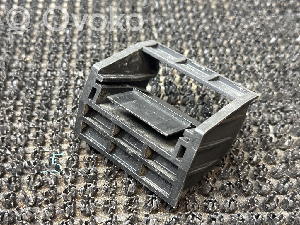 BMW X5 E70 Radiator mount bracket 