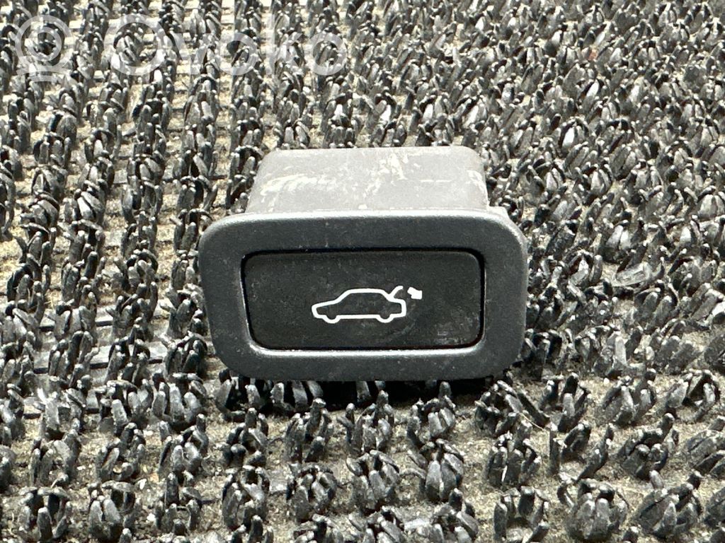 Jaguar XJL Tailgate opening switch 