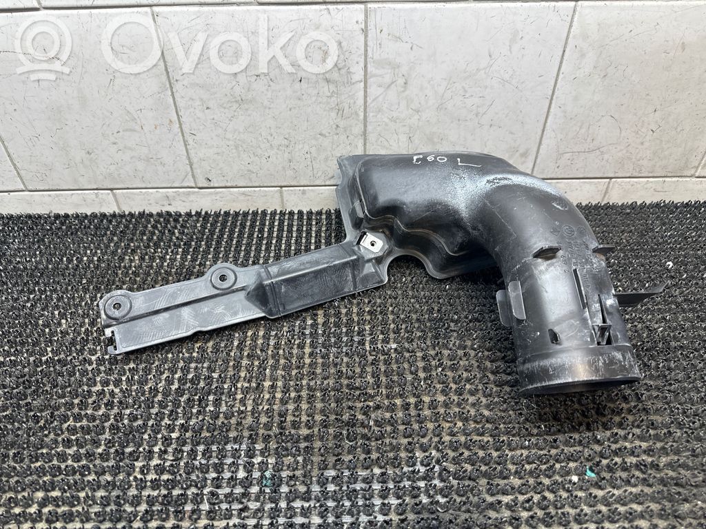 BMW 5 E60 E61 Ilmanoton kanavan osa 