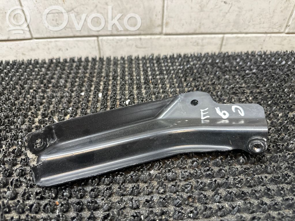 BMW 5 E60 E61 Muu moottoritilan osa 