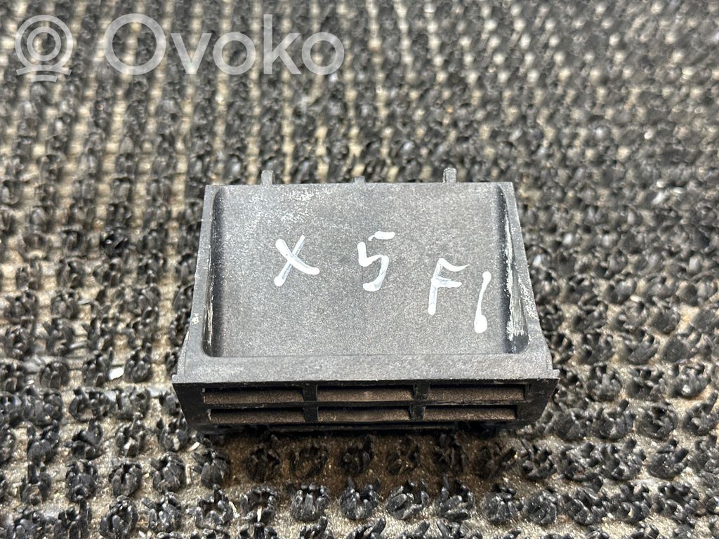 BMW X5 E70 Radiator mount bracket 