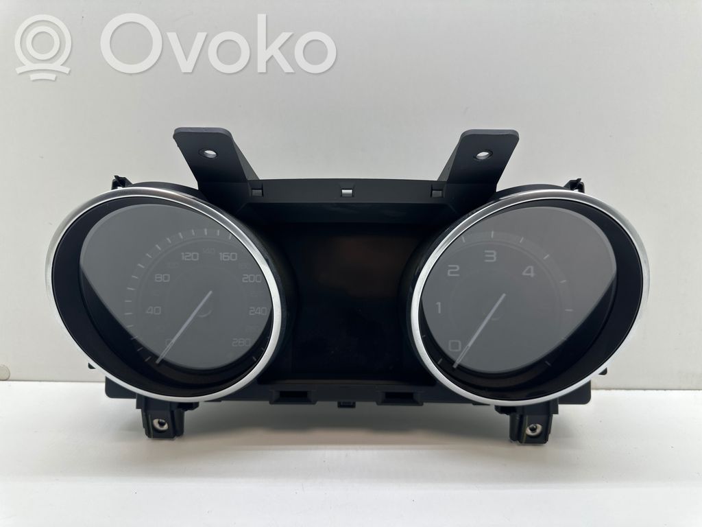 Jaguar XE Geschwindigkeitsmesser Cockpit 
