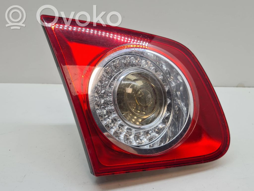 Volkswagen PASSAT B6 Lampy tylnej klapy bagażnika 