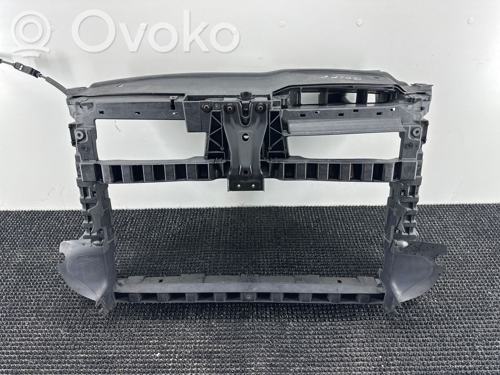 Volkswagen Golf VI Radiatorių panelė 