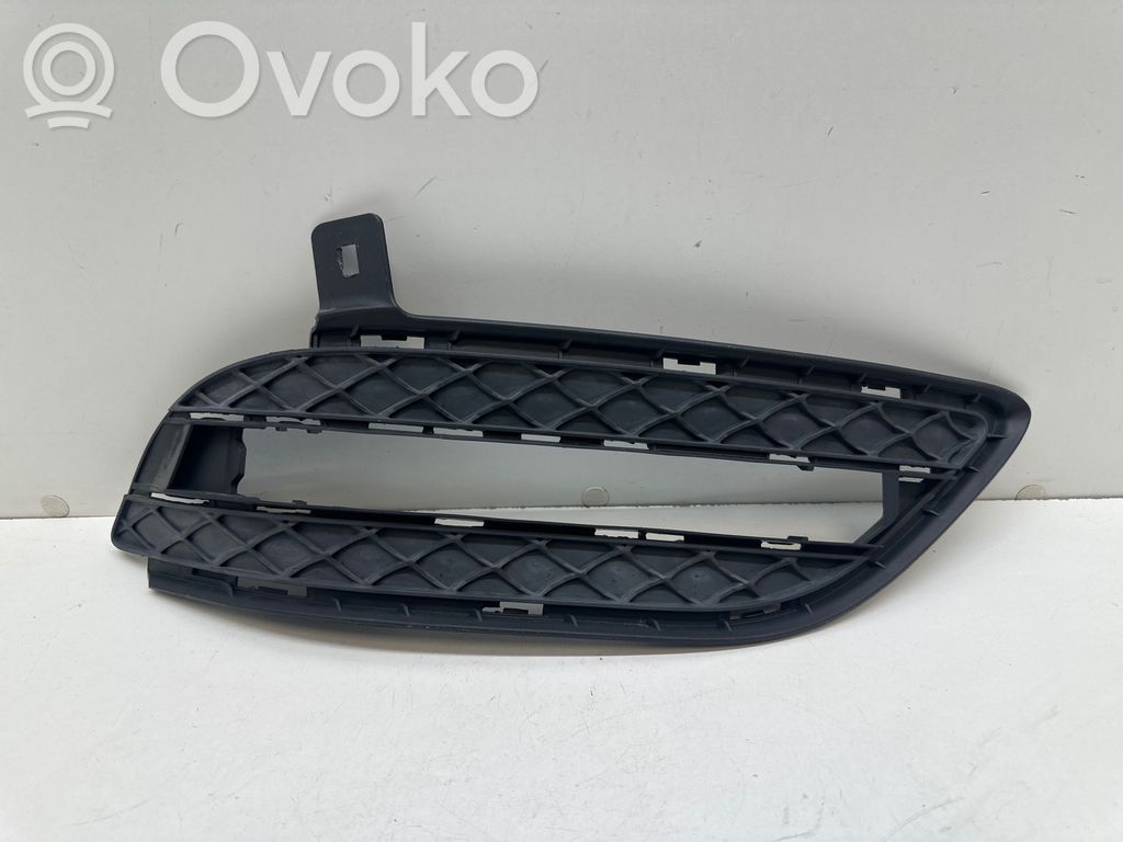 Mercedes-Benz B W246 W242 Kratka dolna zderzaka przedniego 