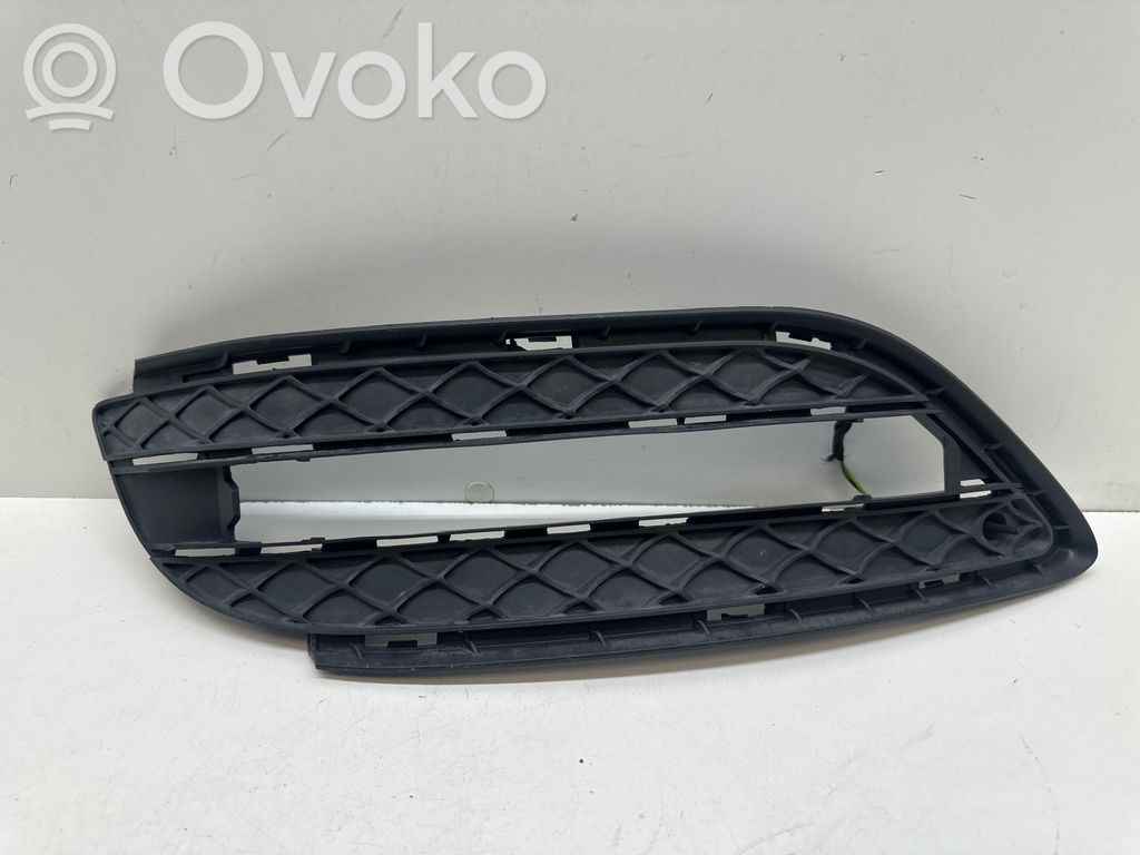 Mercedes-Benz B W246 W242 Kratka dolna zderzaka przedniego 