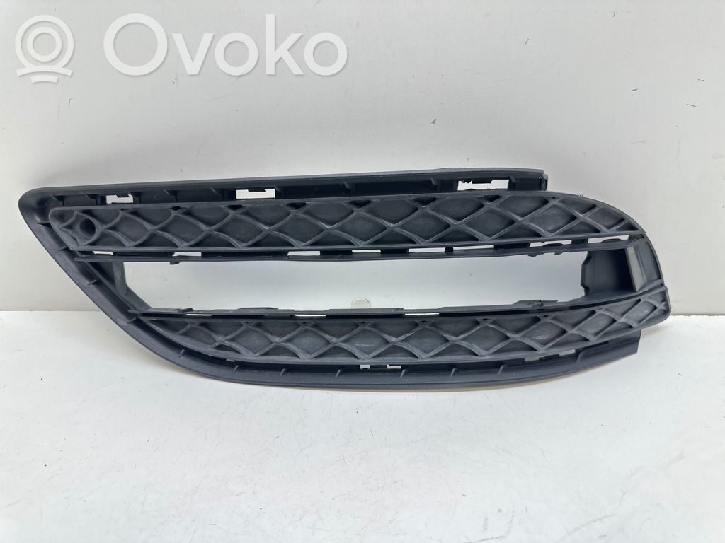 Mercedes-Benz B W246 W242 Kratka dolna zderzaka przedniego 