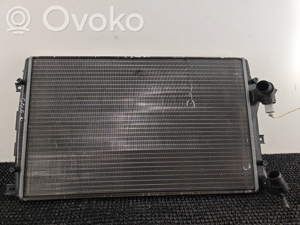 Volkswagen Golf VI Radiator lichid răcire 