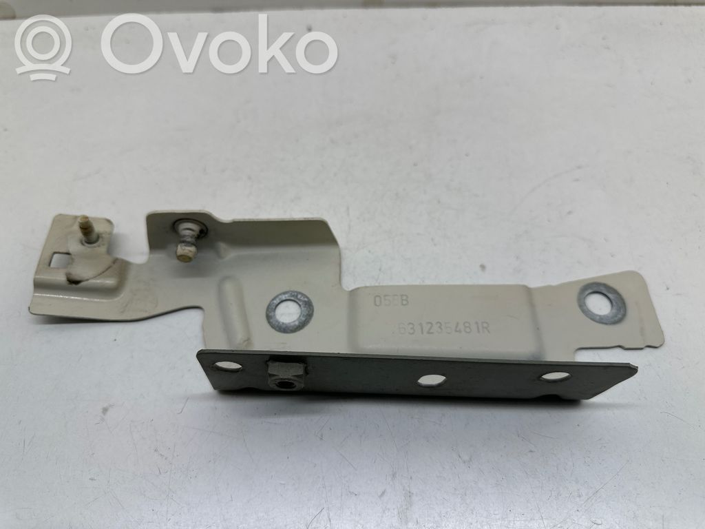Renault Captur Fender mounting bracket 