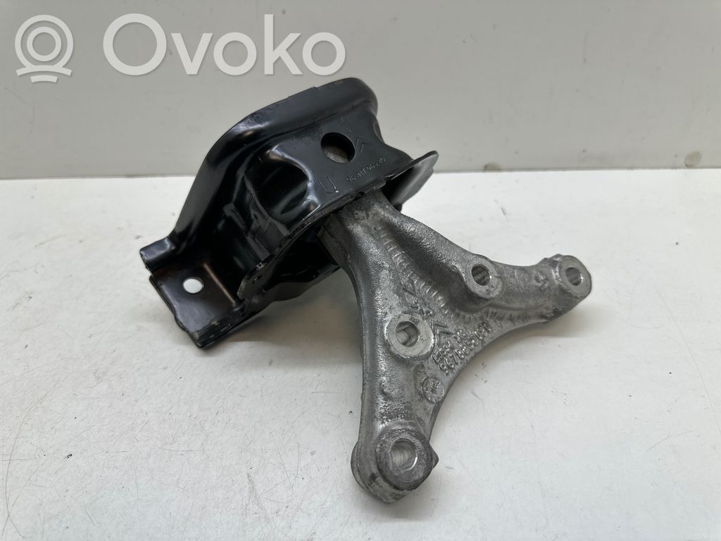 Citroen C3 Engine mount bracket 