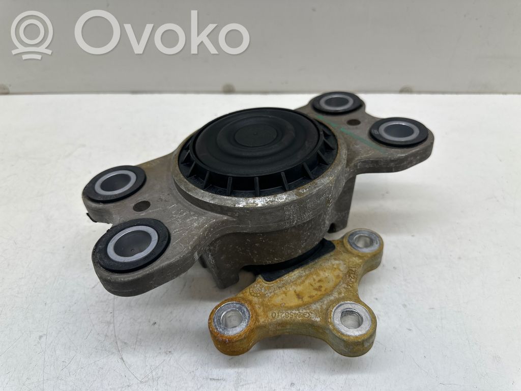 Volvo XC60 Engine mount bracket 