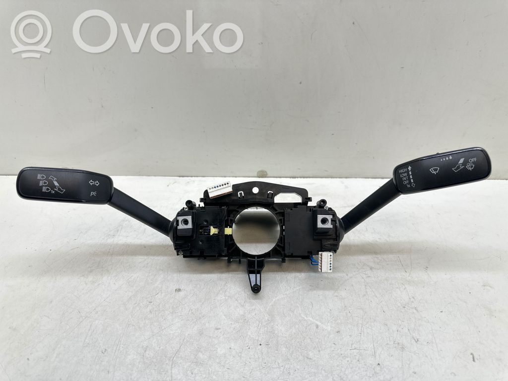 Volkswagen Caddy Interruptor/palanca de limpiador de luz de giro 
