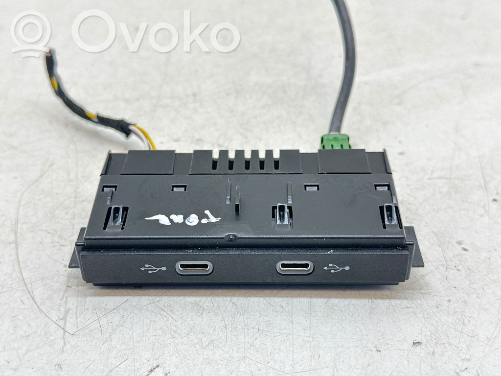 Ford Transit -  Tourneo Connect Connecteur/prise USB 
